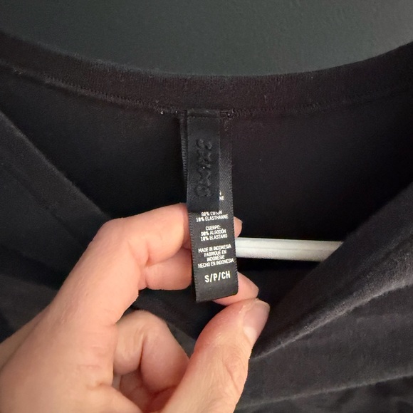 SKIMS Black Long Sleeve Tee - Picture 2 of 2